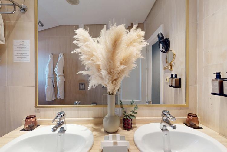 AZZ Hoteles | Seville | 8