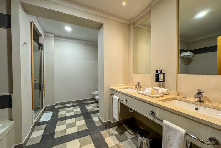 AZZ Hoteles | Seville | 9