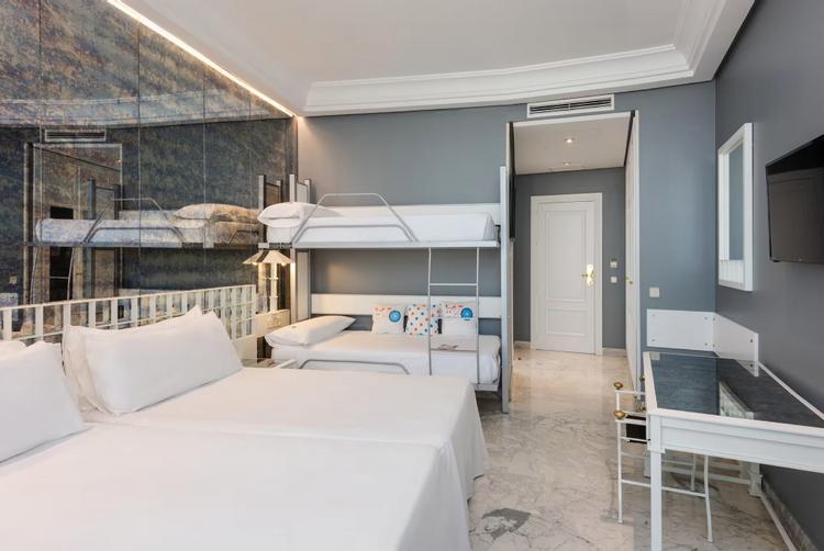 AZZ Hoteles | Seville | 12