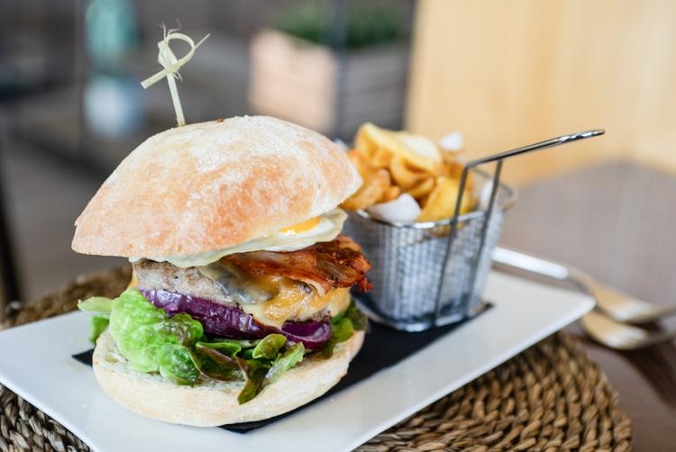 AZZ Hoteles | Seville | 4