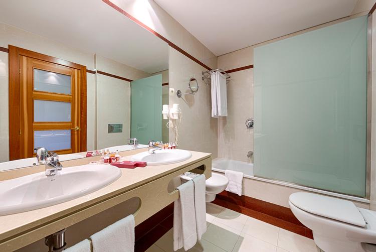 AZZ Hoteles | Sevilla | 3