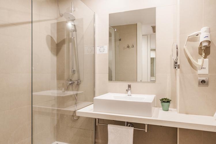 AZZ Hoteles | Sevilla | 3